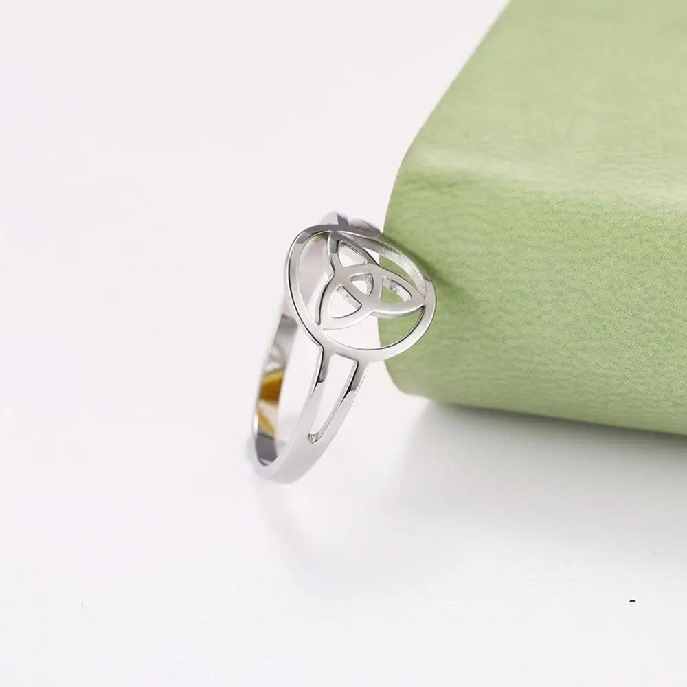 Triquetra Ring Irish Trinity Knot silver