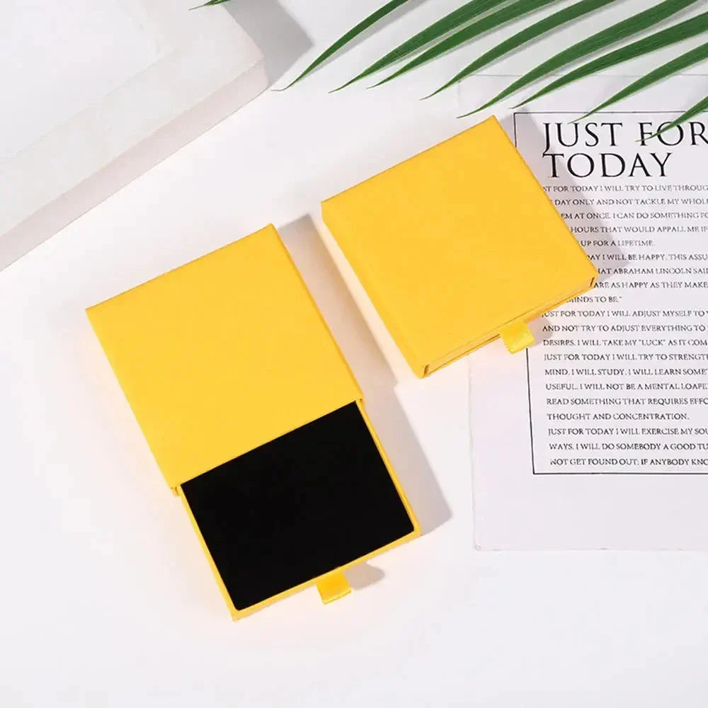 Box for 1 piece of jewelry