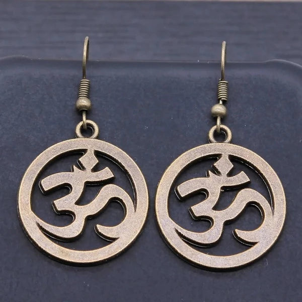 Boucle d'Oreille Bouddhisme Om bronze