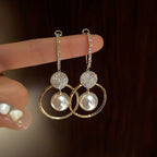 Dangling Pearl Earring