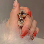 Boucles d'oreilles abeille et perle blanche