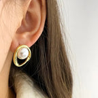 Stud Earrings with Pearl