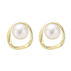 Stud Earrings with Pearl