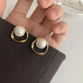 Stud Earrings with Pearl