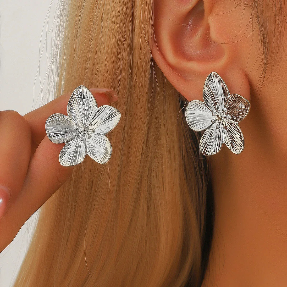 Five Petal Flower Stud Earrings silver