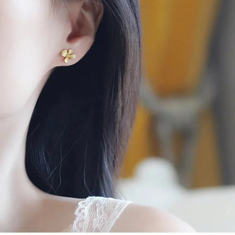 Elegant Flower Stud Earrings