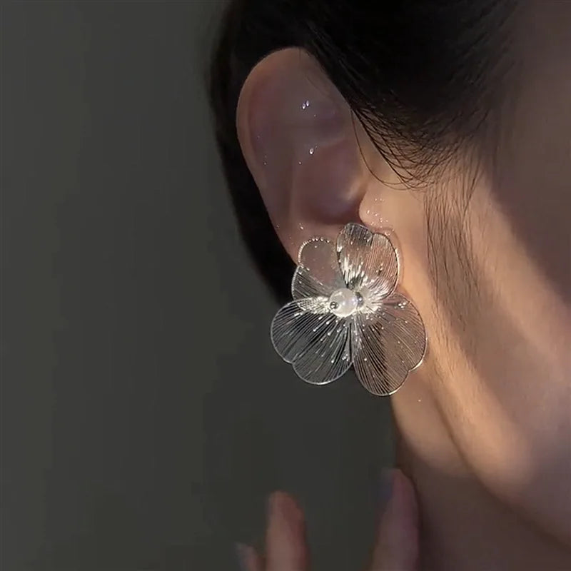 Stud Earrings Flower Wide White Petals