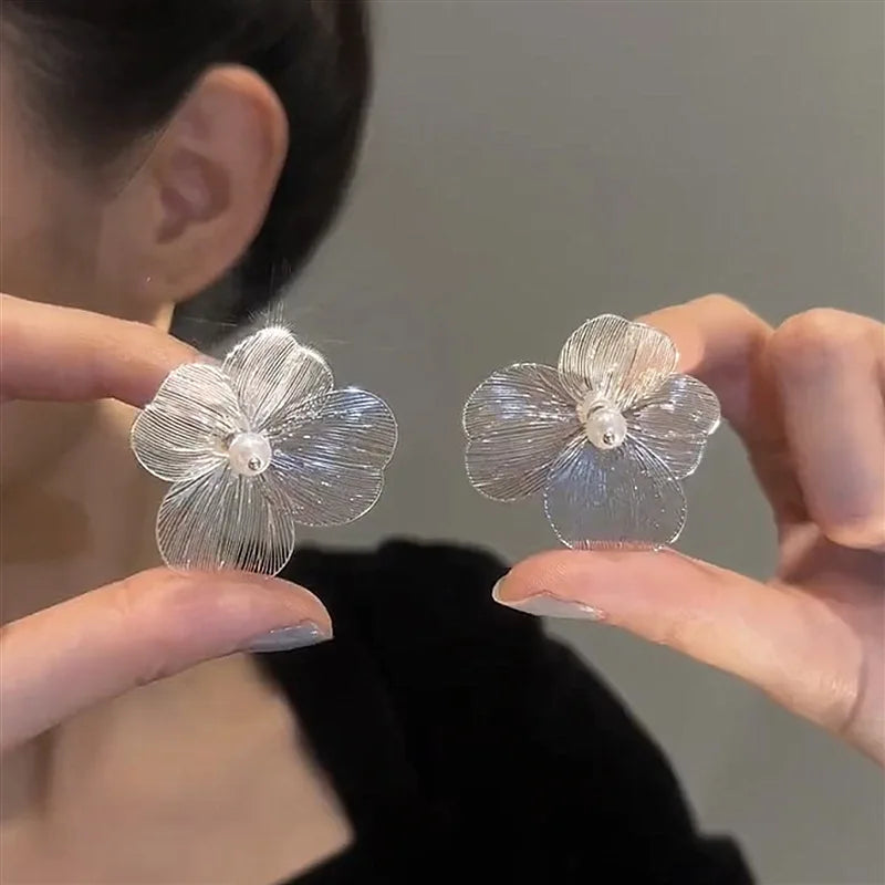 Stud Earrings Flower Wide White Petals