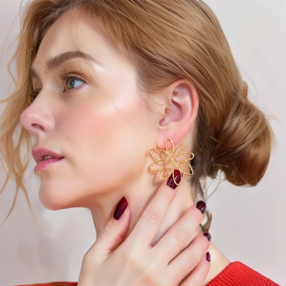 Asymmetric Flower Stud Earrings gold