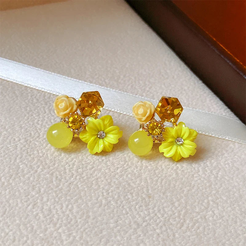 Stud Earrings Flower and Yellow Pearl 1