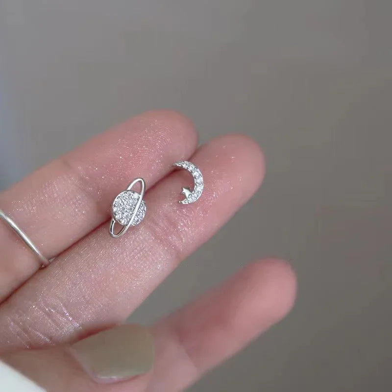 Boucles d'Oreilles Clou Lune et Sphère en Zircon argent