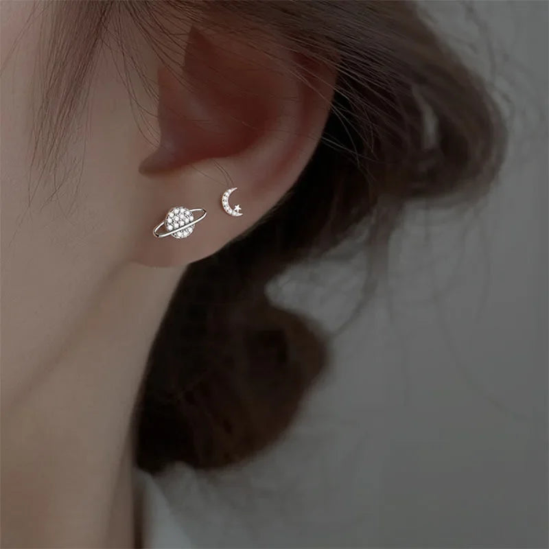 Boucles d'Oreilles Clou Lune et Sphère en Zircon argent