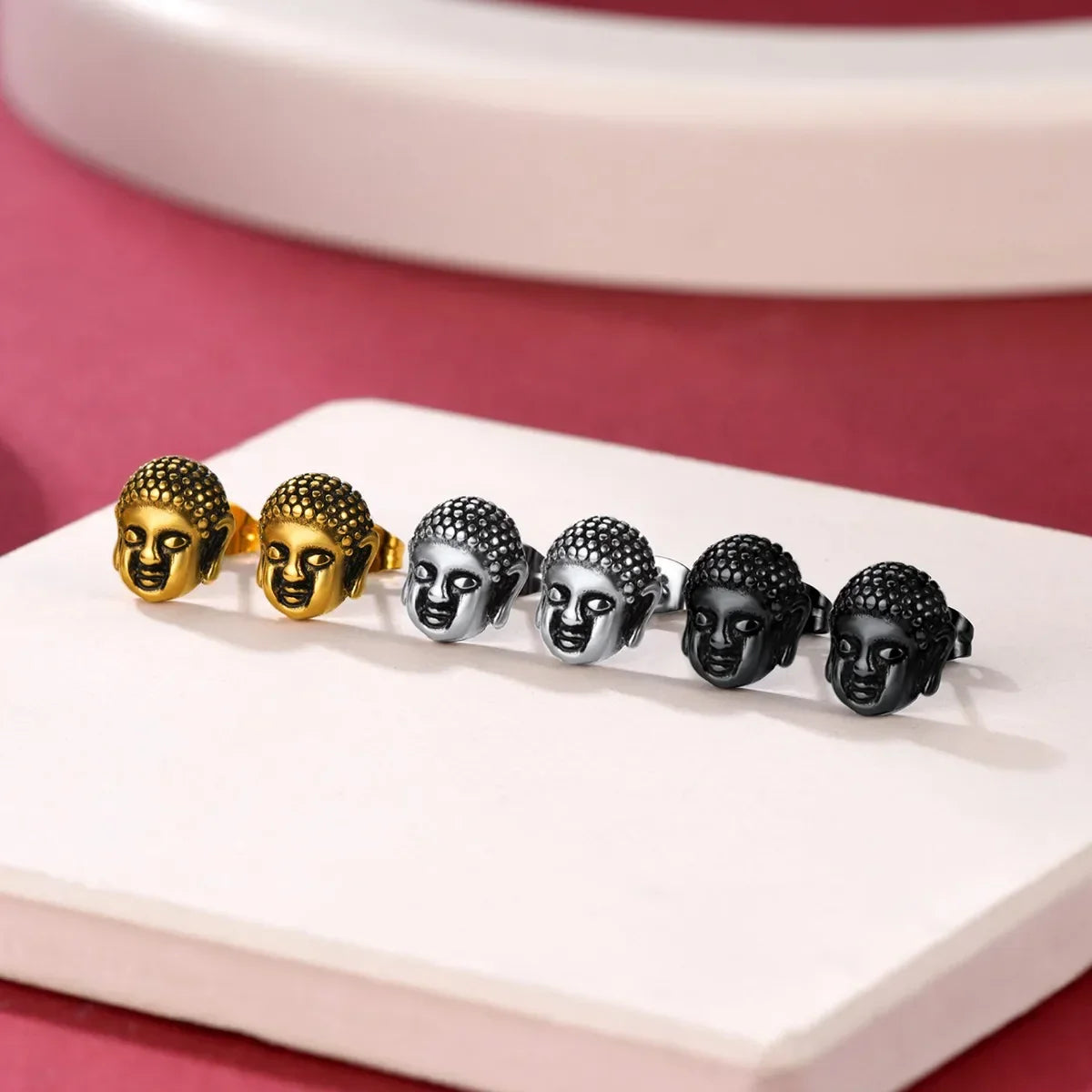 Boucles d'Oreilles Clou Tête de Bouddha noir