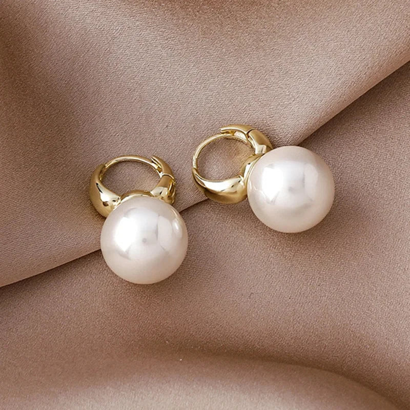 Elegant Hoop Earrings with Pearl