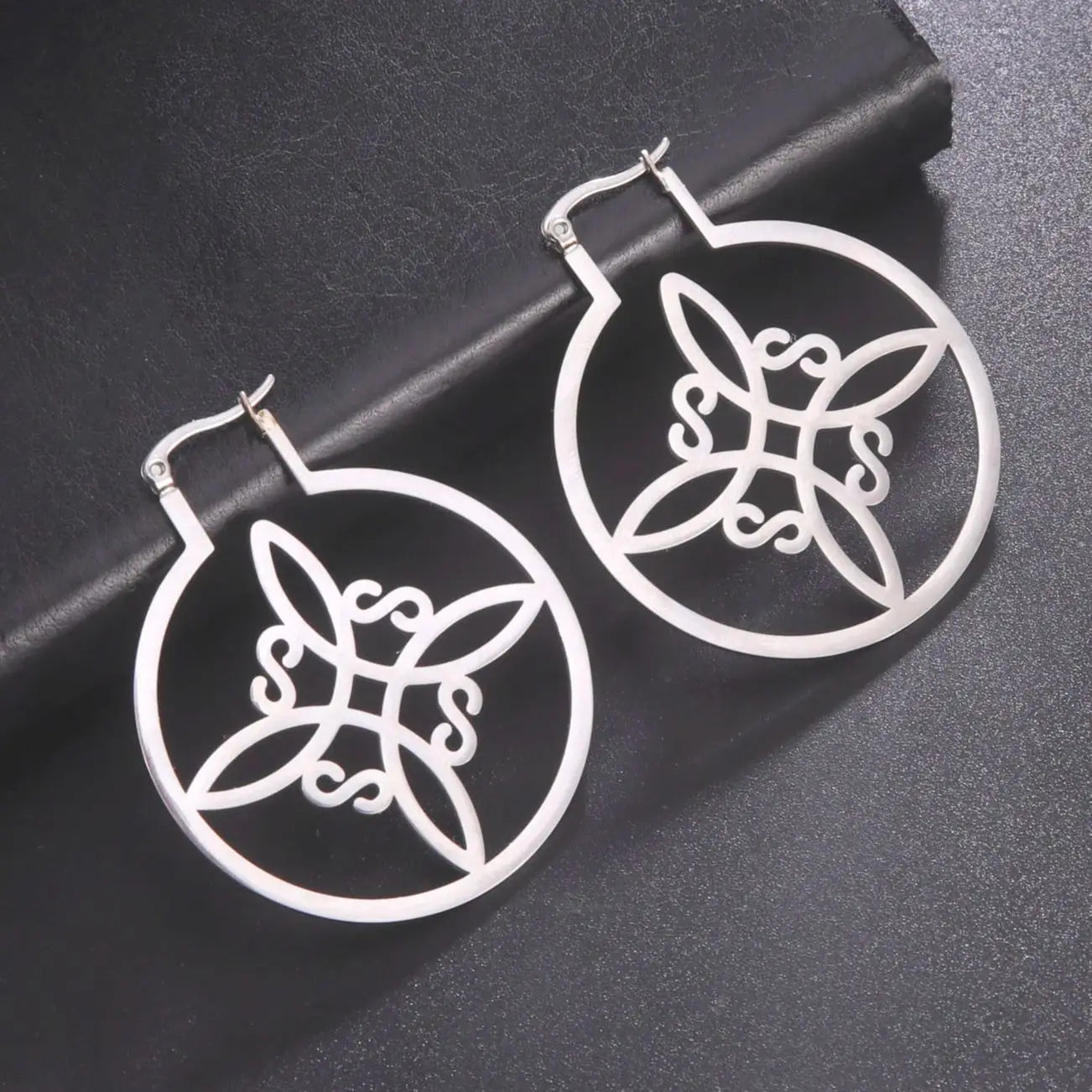 Wiccan Woman Protection Witch's Knot Hoop Earrings Silver