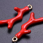 Boucles d'oreilles dorées corail rouge