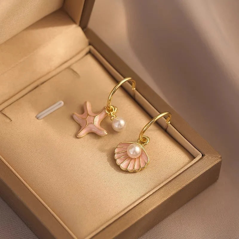Boucles d'oreilles émaillées coquillage et perle rose