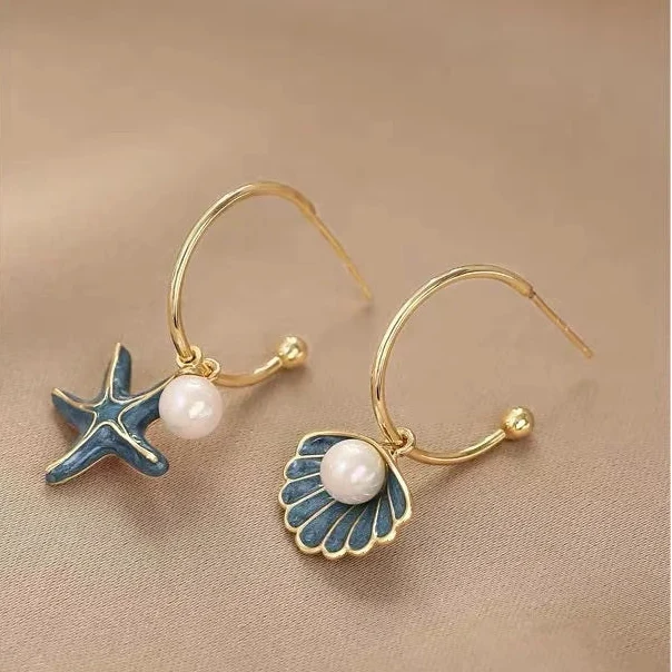 Boucles d'oreilles émaillées coquillage et perle bleu
