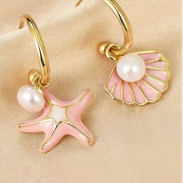 Boucles d'oreilles émaillées coquillage et perle rose
