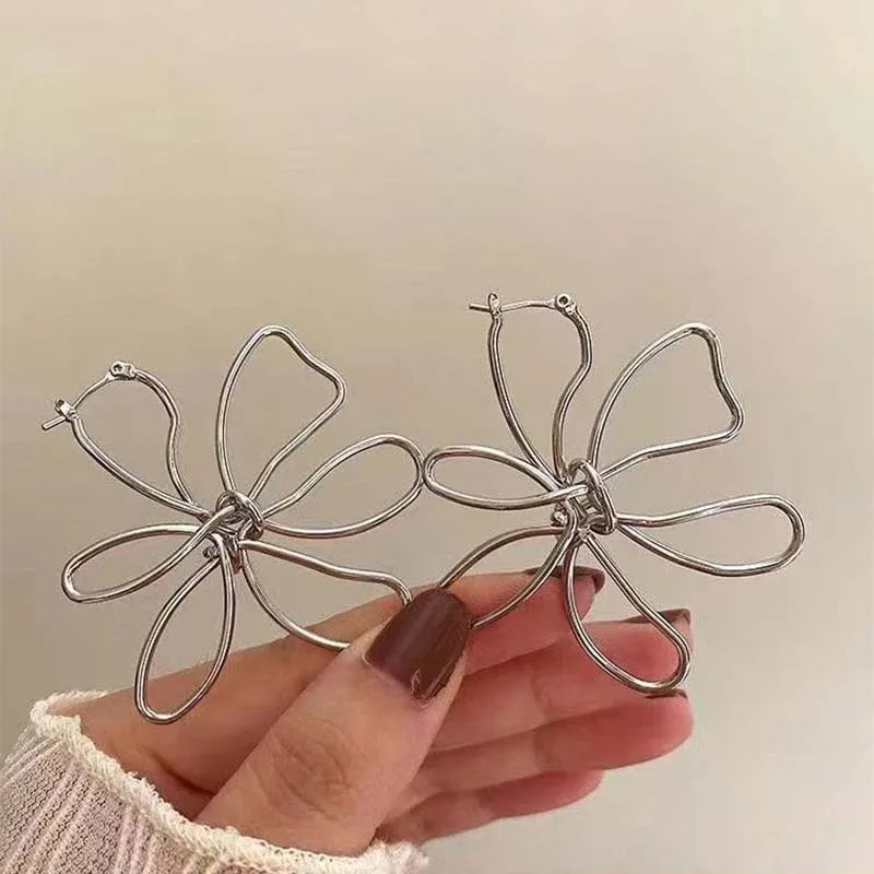 Vintage Asymmetric Flower Stud Earrings Silver