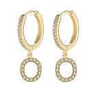 Boucles d'oreilles créoles avec initiale femme o