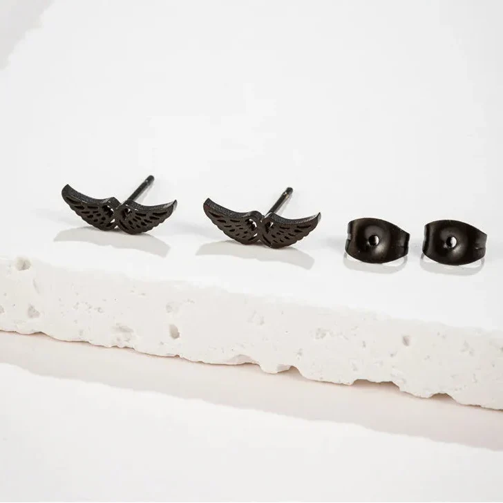 Boucles d'oreilles minimalistes ailes d'ange noir