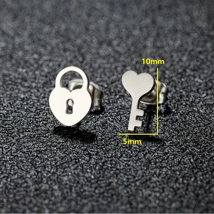 Boucles d'oreilles minimalistes clef et cadenas argent