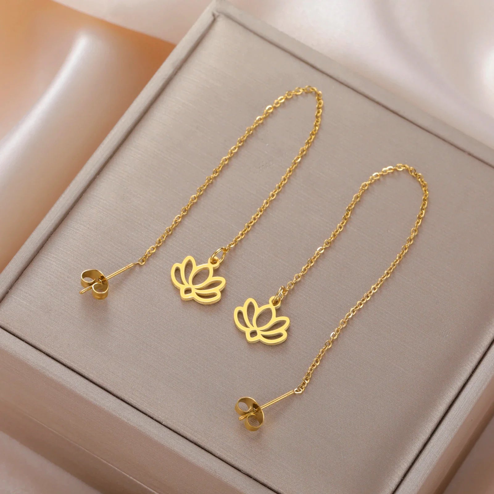 Dangling Earrings with Fine Gold Lotus Flower