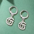 Boucles d'oreilles pendantes avec le symbole de vie Chai sur croissant de lune argent