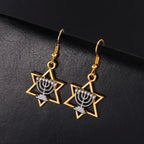Boucles d'oreilles pendantes avec Menorah et l'étoile de David symboles juifs