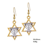 Boucles d'oreilles pendantes avec Menorah et l'étoile de David symboles juifs