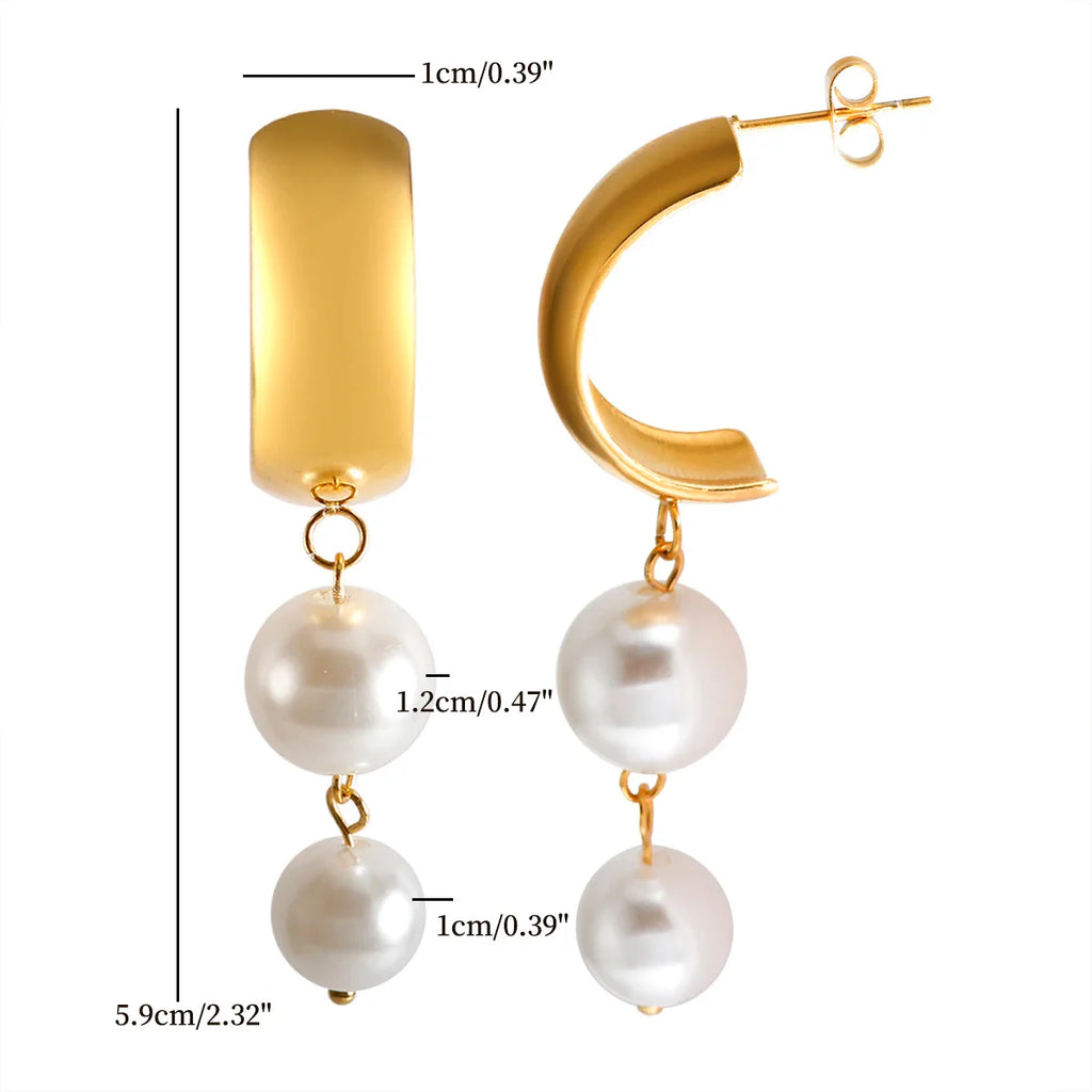 Dangling Earrings with Pearls