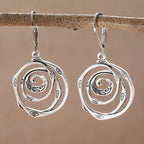 Boucles d'oreilles pendantes avec spirale ciselée