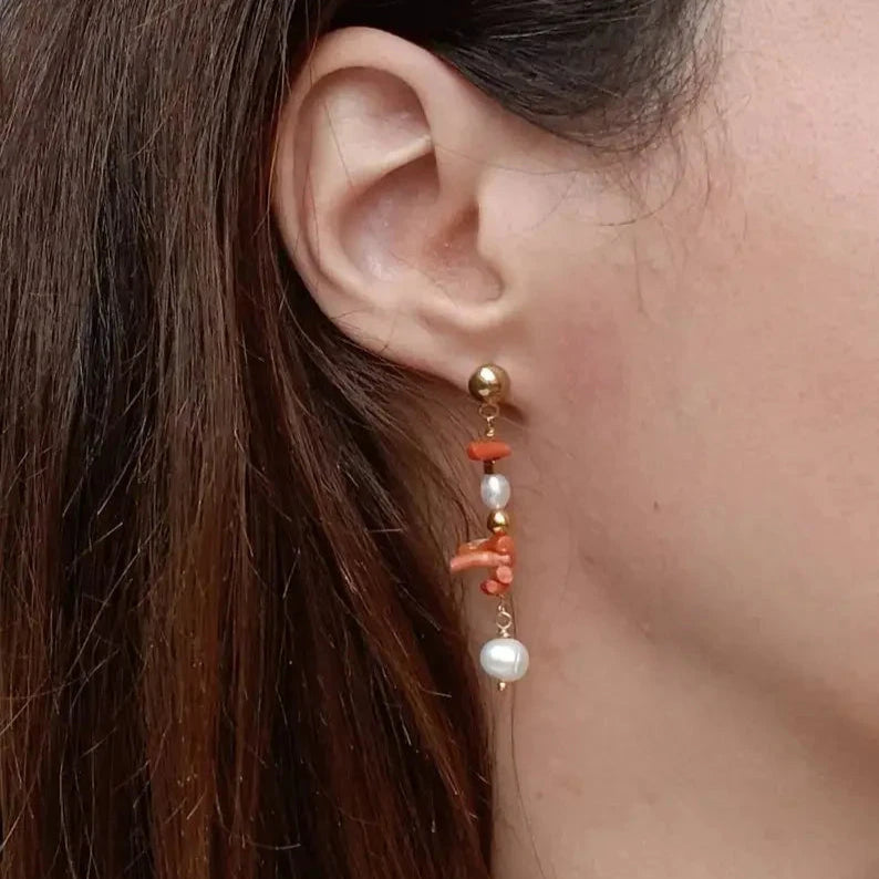 Boucles d'Oreilles Pendantes Corail avec Perles