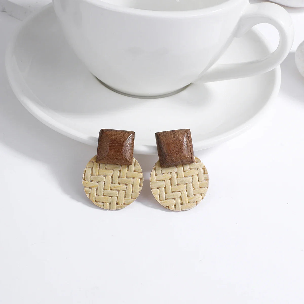 Bohemian Style Dangling Earrings with Natural Effect