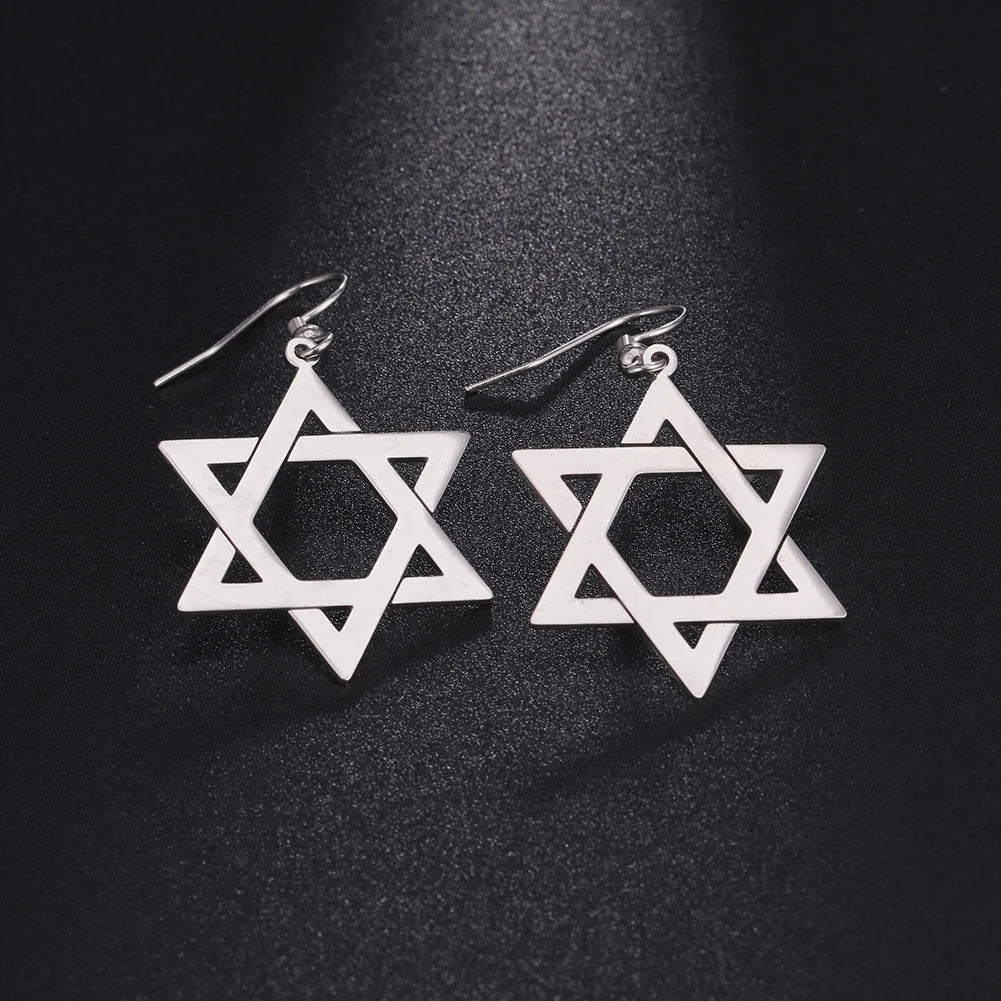Boucles d'oreilles pendantes hexagonales avec le symbole juif de l'étoile de David argent
