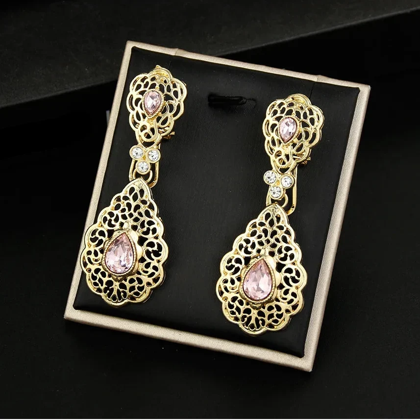 Boucles d'oreilles pendantes pour femme arabe mariage rose