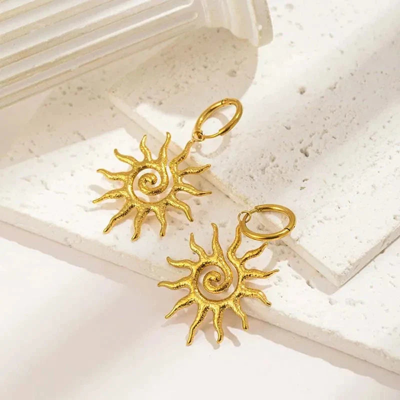 Sun Pendant Earrings gold