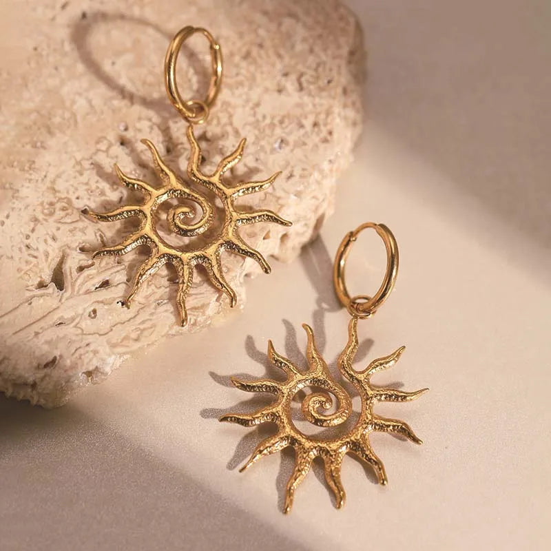 Sun Pendant Earrings gold