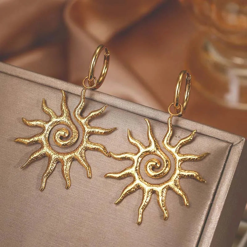 Sun Pendant Earrings gold