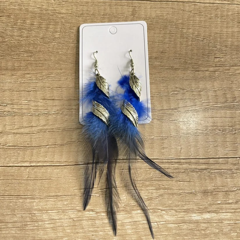 Stylish Dangling Feather Earrings 1