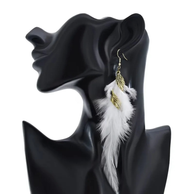 Stylish Dangling Feather Earrings 2