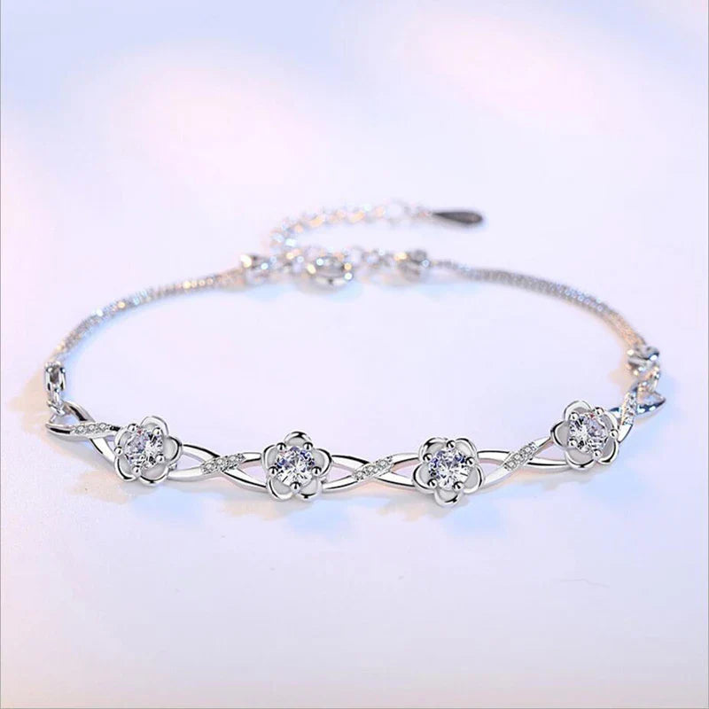 Bracelet with Fine Flowers in White Zircon