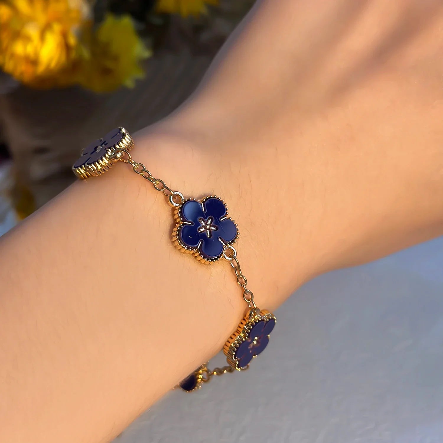 Bracelet with Flowers for Women blue