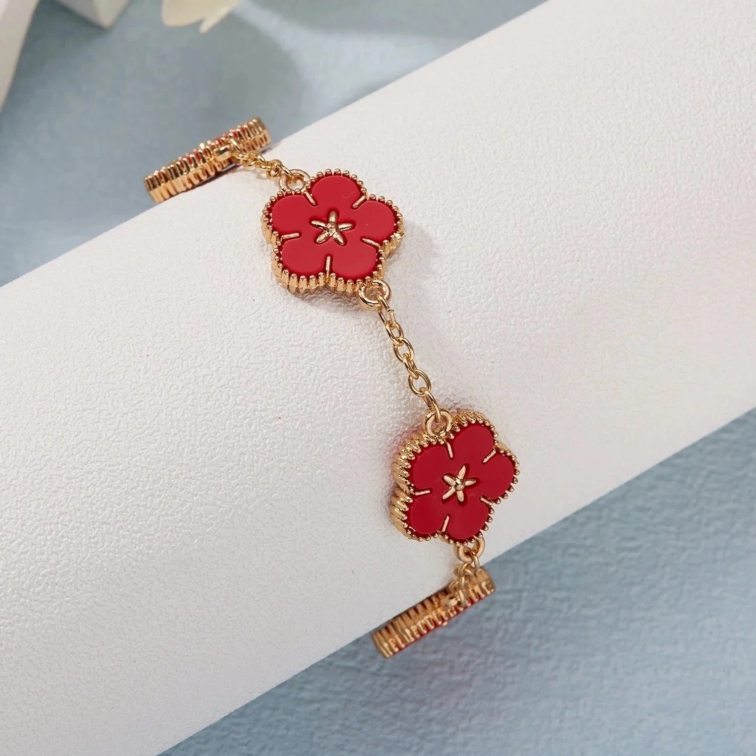 Bracelet with Flowers for Women red