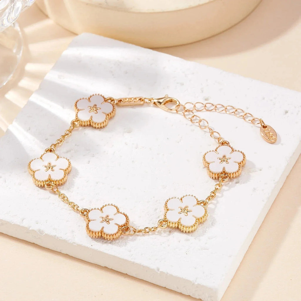 Bracelet with Flowers for Women white