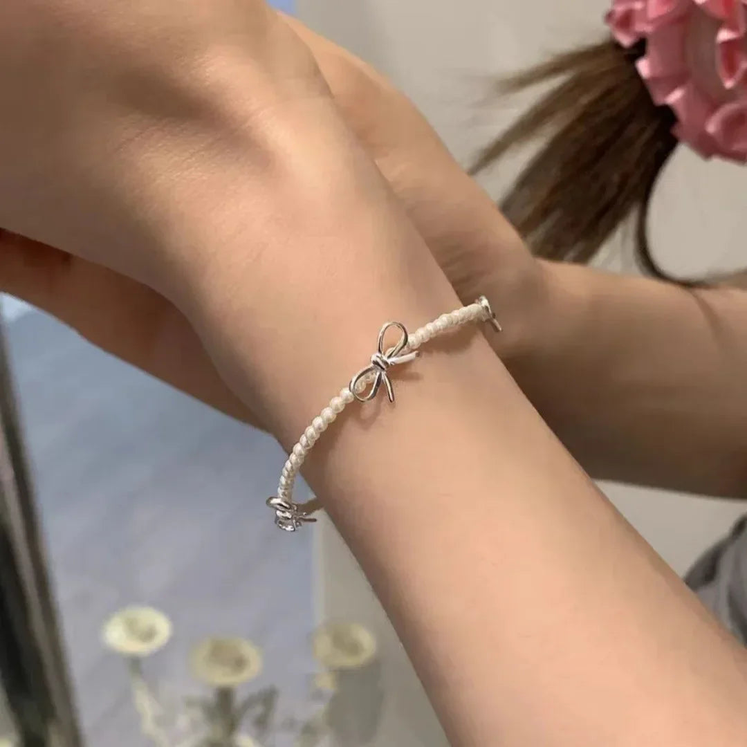 Bracelet avec noeud papillon pour femme blanc