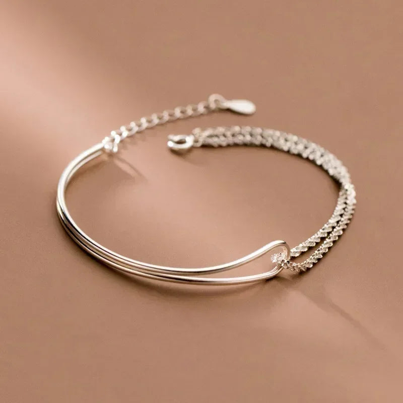 Bracelet avec noeud au style moderne