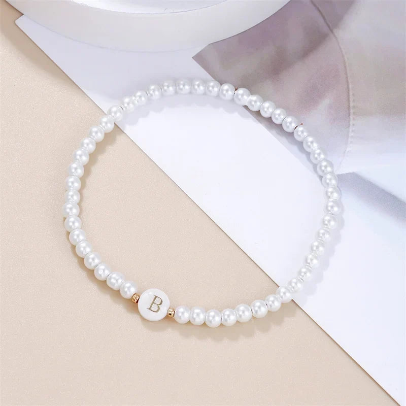 Bracelet blanc initiale b