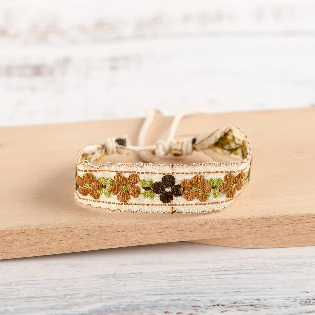 Bracelet Brésilien Boho Brodé Fait Main beige